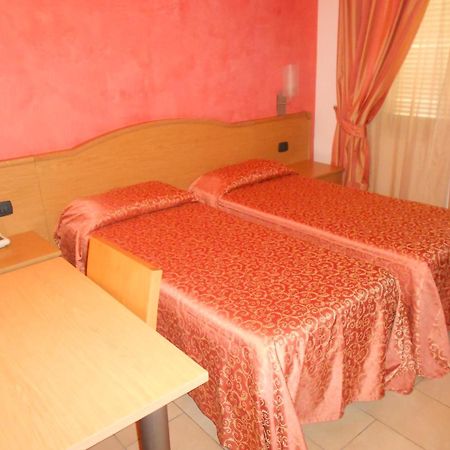 Hotel Tenda Rossa Marina di Carrara Kültér fotó