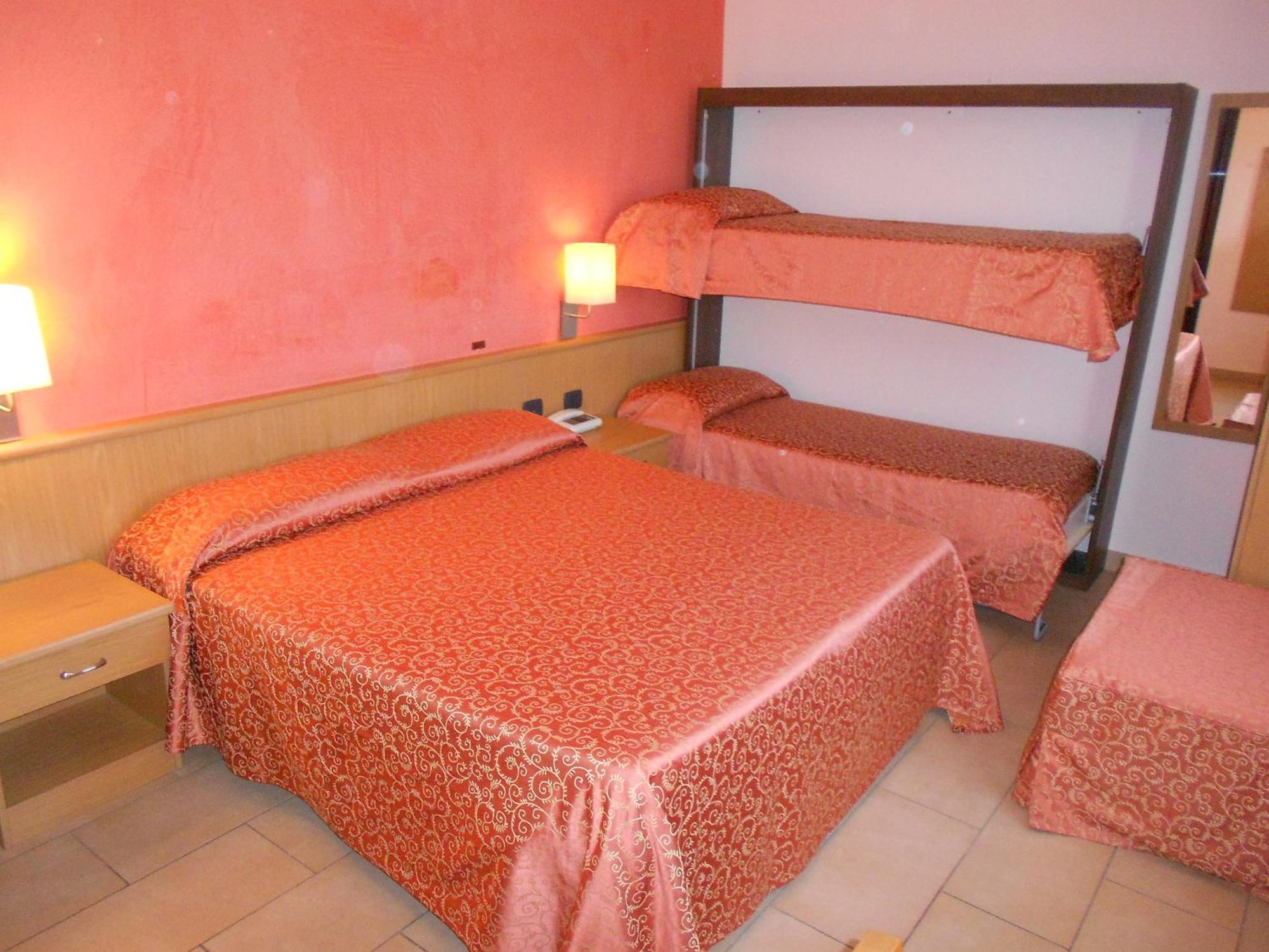 Hotel Tenda Rossa Marina di Carrara Kültér fotó