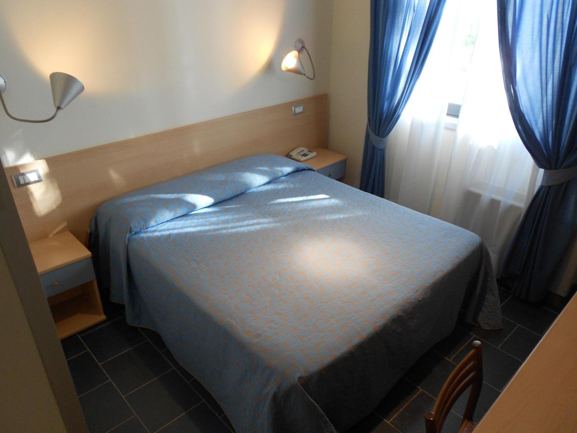 Hotel Tenda Rossa Marina di Carrara Kültér fotó