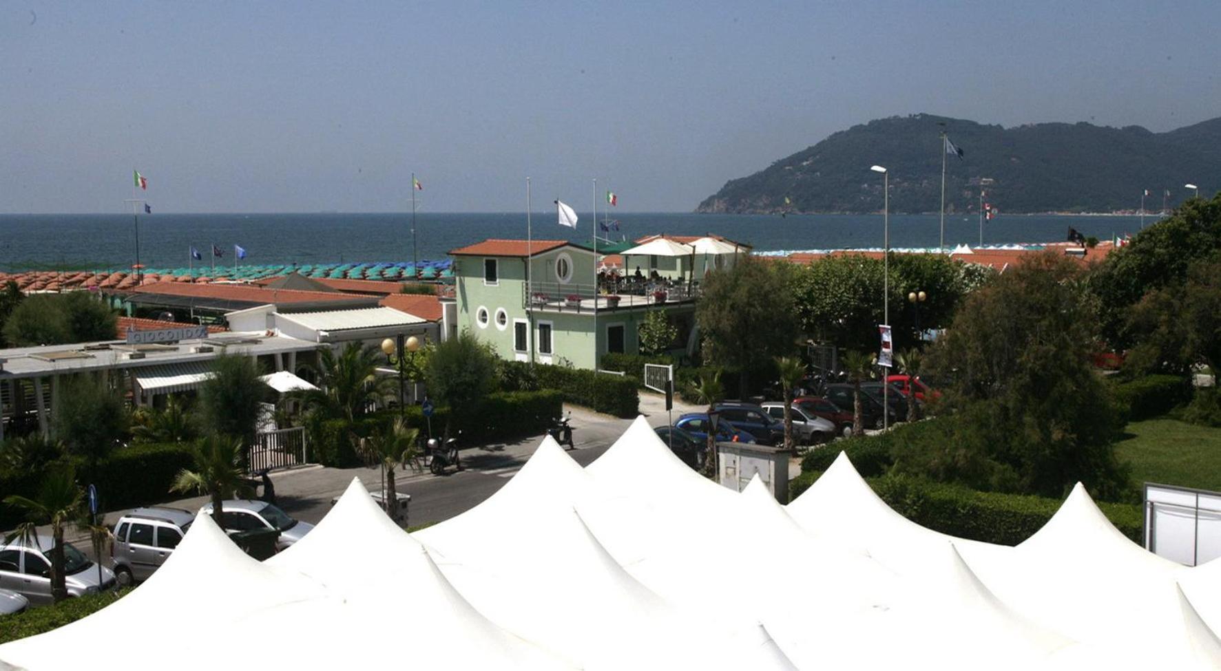 Hotel Tenda Rossa Marina di Carrara Kültér fotó
