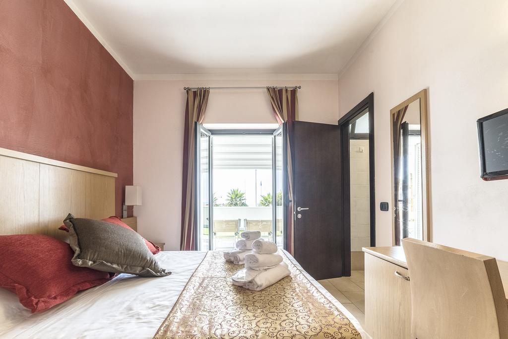 Hotel Tenda Rossa Marina di Carrara Kültér fotó