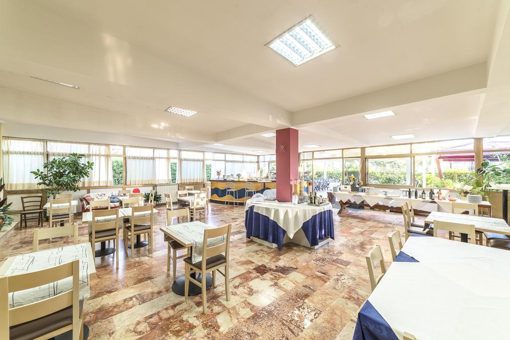 Hotel Tenda Rossa Marina di Carrara Kültér fotó