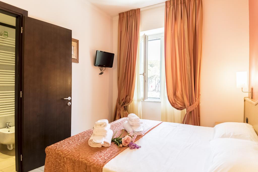 Hotel Tenda Rossa Marina di Carrara Kültér fotó